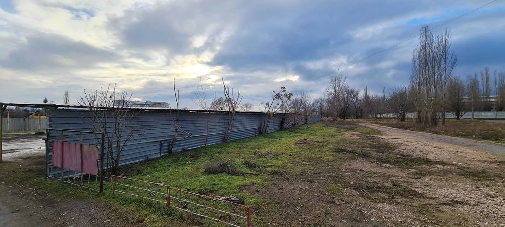 Продаж автостоянки/території. 0.25 га. Октябрьске.