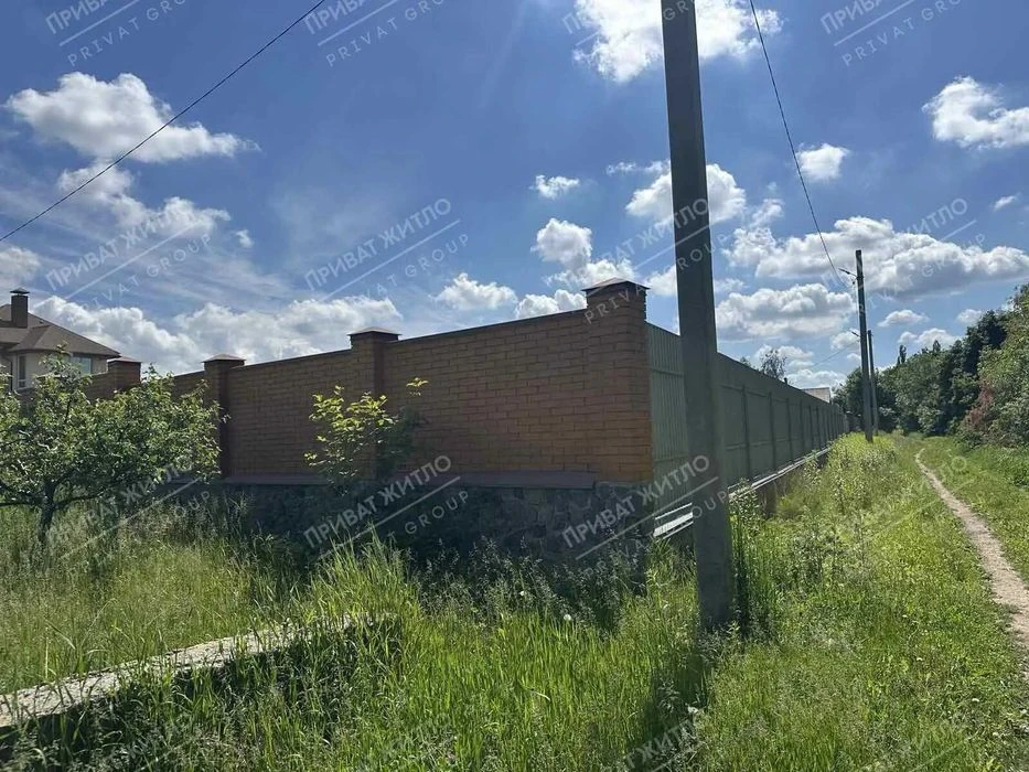 Земельна ділянка з капітальним парканом по периметру, Дендро