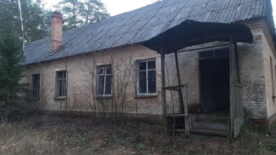 Ліс, будинок,4 гаражі ,унікальне місце для бізнесу і  відпоч