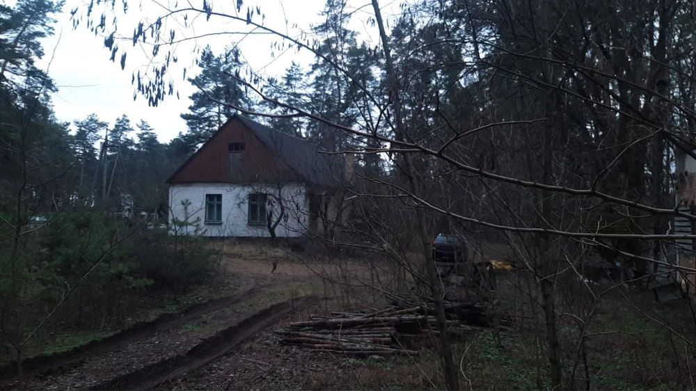 Ліс, будинок,4 гаражі ,унікальне місце для бізнесу і  відпоч