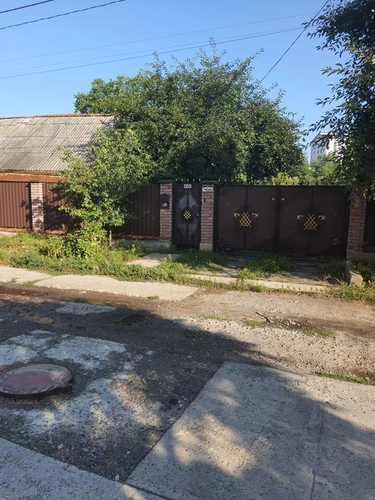 Продам дом с земельным участком