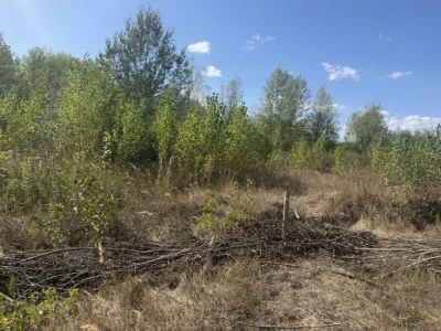 Продається ділянка  біля ріки з власною набережною!