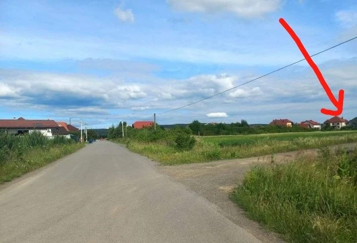 Ділянка 10 сот,  рн "Східний", вул Канальна, поруч ліс,озеро