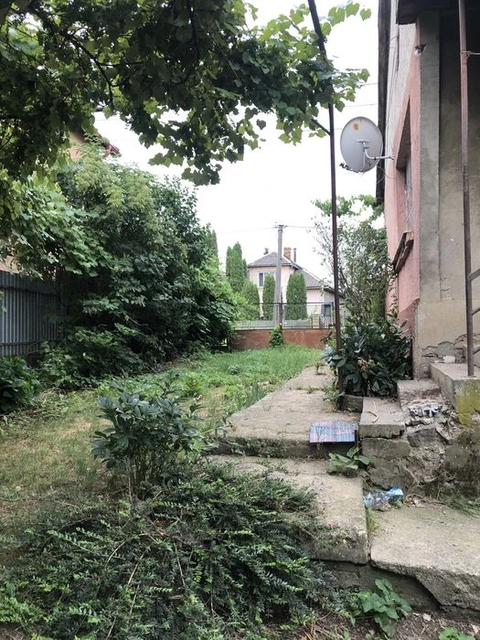 Ділянка під забудову з міськими комунікаціями при центральні