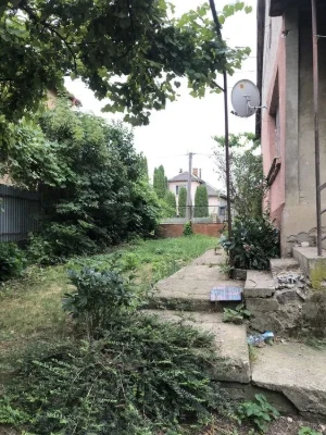 Ділянка під забудову з міськими комунікаціями при центральні