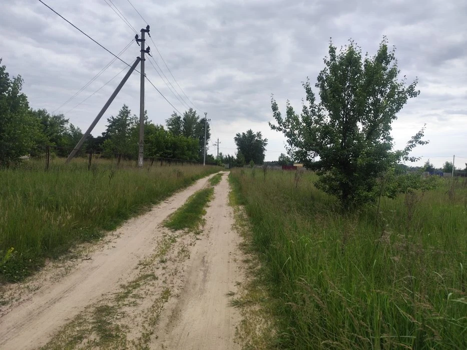 Продам земельну ділянку с Сокирно біля отеля Перлина