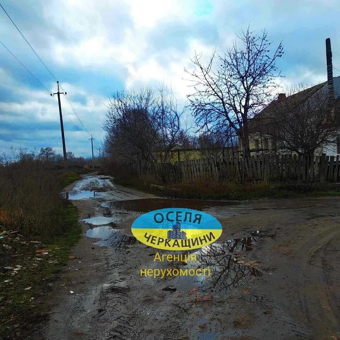Пропонується до продажу земельна ділянка 2,4 га в м. Черкаси