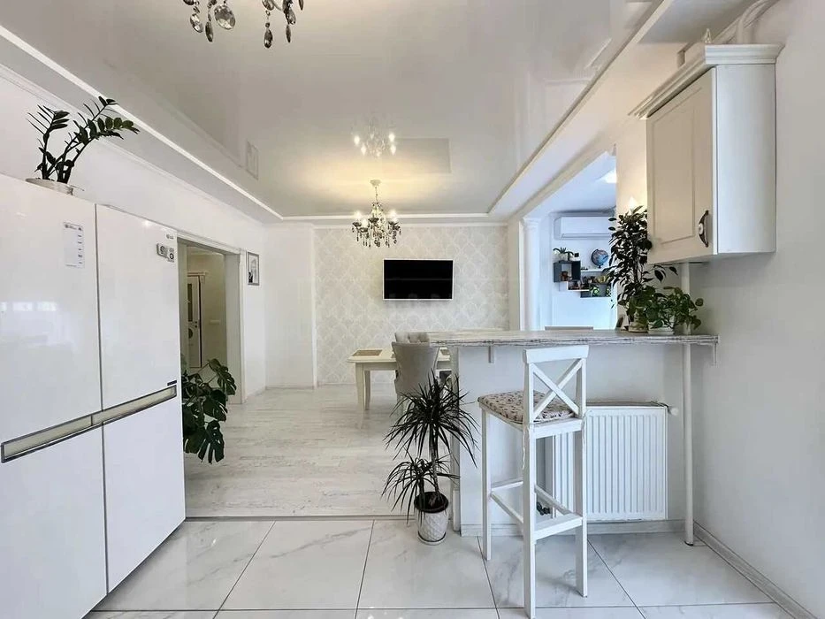 3-кім, ремонт,меблі та техніка. Панорама плаза. Постанова