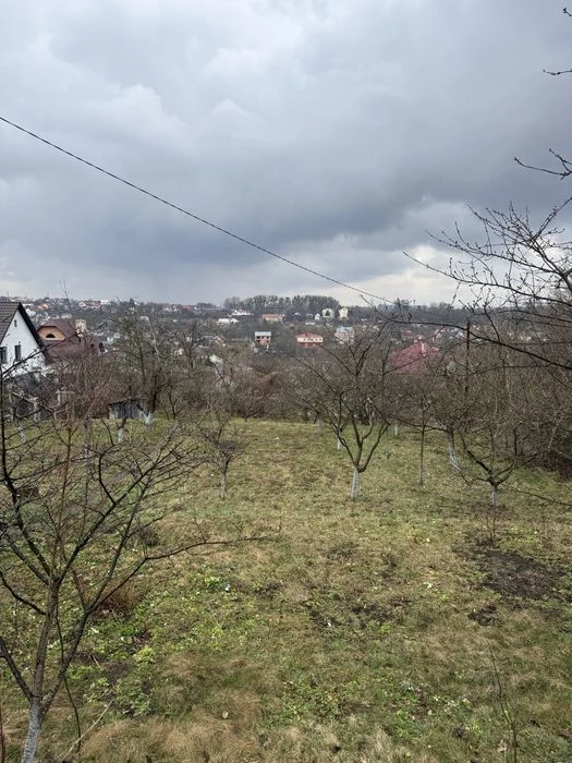 8 соток землі в Чернівцях | світло та вода поруч