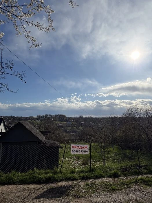 8 соток землі в Чернівцях | світло та вода поруч