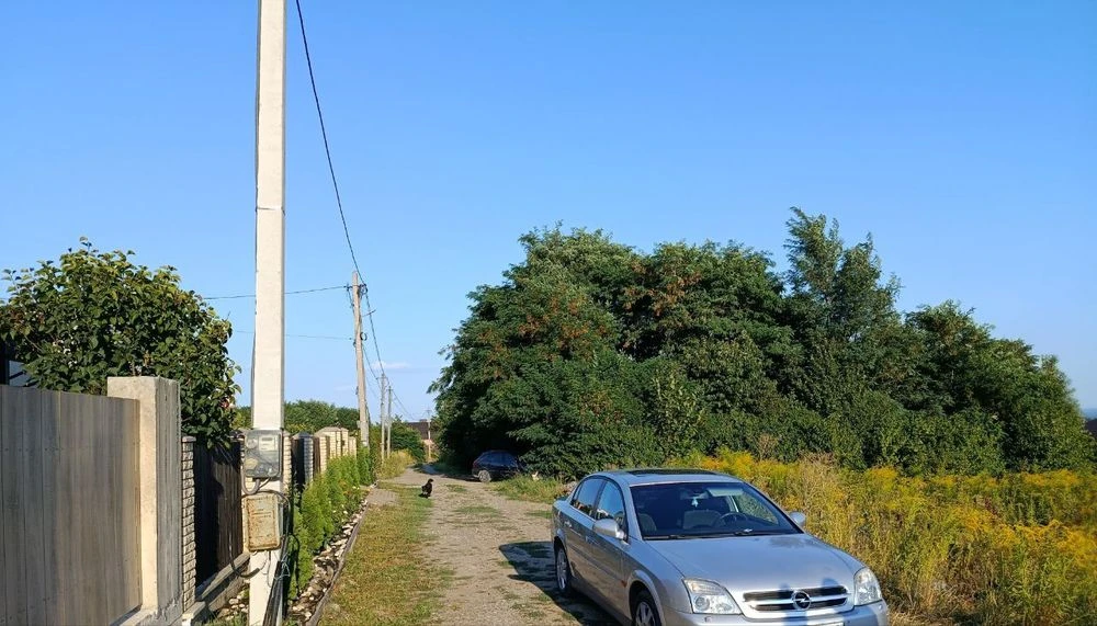 Продаж земельної ділянки з міськими комунікаціями