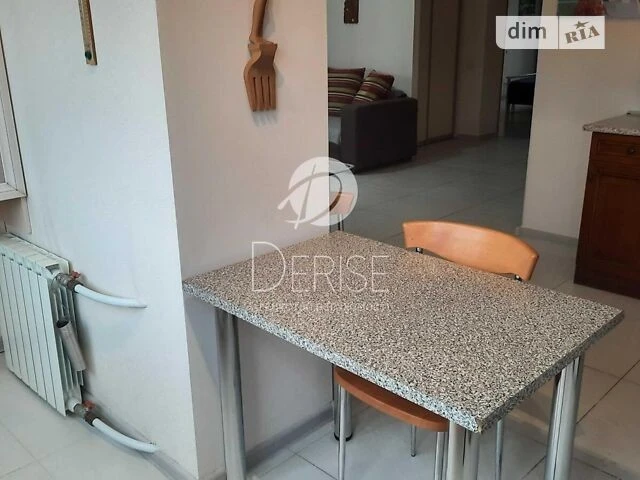 Продаж 2к квартири 68 кв. м на узвіз Кловський 8 • ID 347872