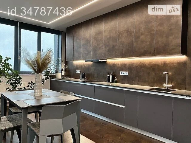 Продаж 3к квартири 100 кв. м на вул. Завальна 10Г • ID 34787