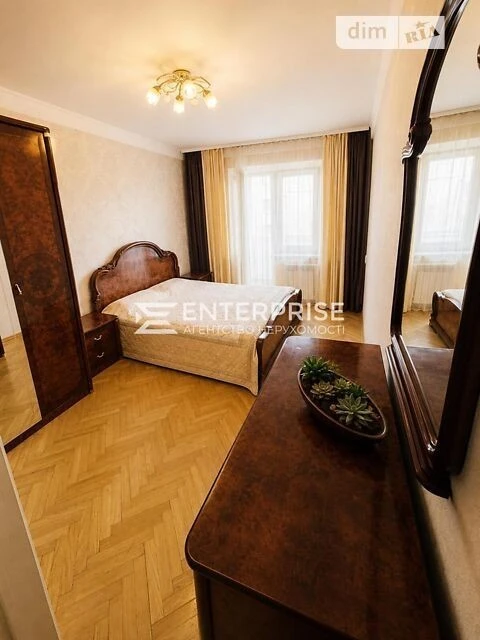Продаж 2к квартири 57.3 кв. м на вул. Митрополита Андрія Шеп