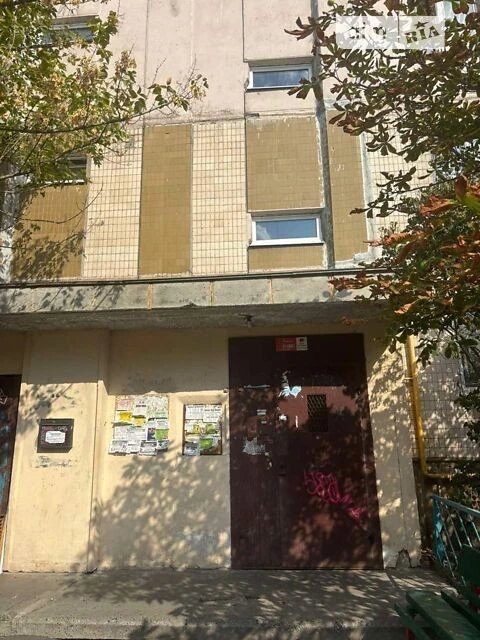 Продаж 1к квартири 36.8 кв. м на вул. Лариси Руденко 8 • ID