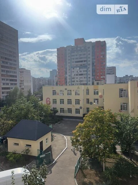 Продаж 1к квартири 36.8 кв. м на вул. Лариси Руденко 8 • ID
