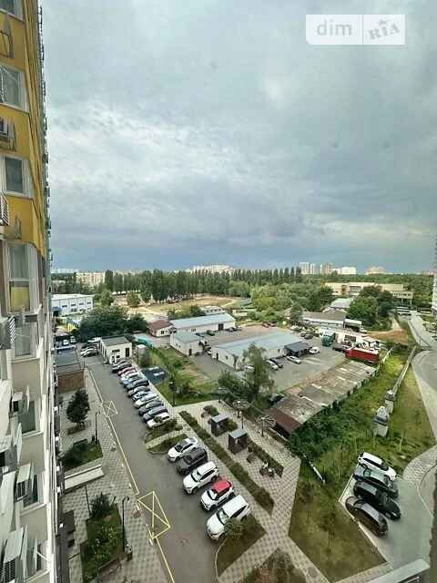 Продаж 2к квартири 68 кв. м на вул. Академіка Заболотного 15