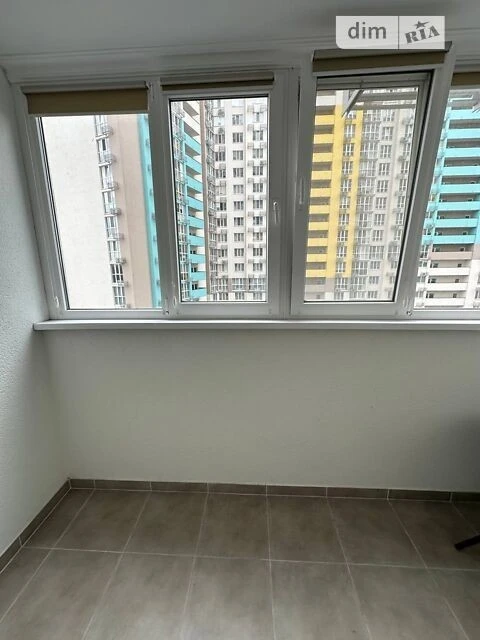 Продаж 2к квартири 68 кв. м на вул. Академіка Заболотного 15