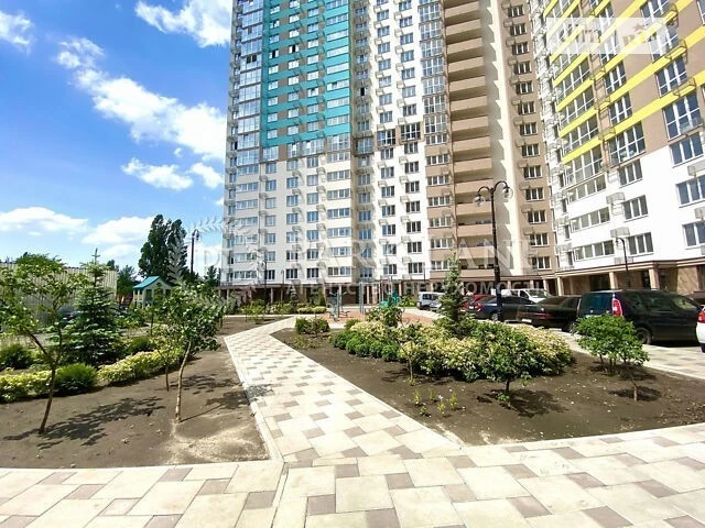 Продаж 2к квартири 68 кв. м на вул. Академіка Заболотного 15