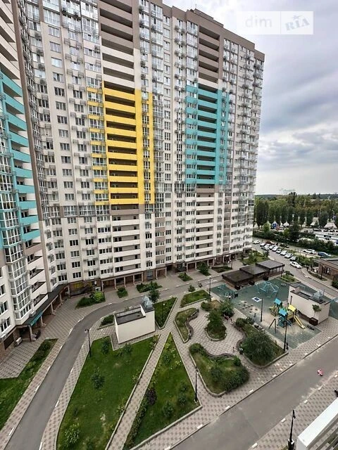 Продаж 2к квартири 68 кв. м на вул. Академіка Заболотного 15