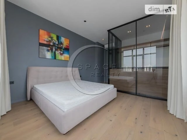Продаж 3к квартири 125 кв. м на вул. Андрія Верхогляда 17 •