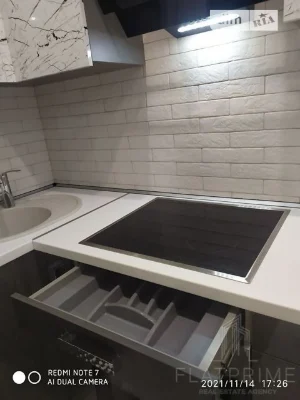 Продаж 1к квартири 36.6 кв. м на просп. Любомира Гузара 13 •