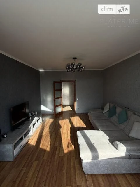 Продаж 3к квартири 97.3 кв. м на вул. Чорних Запорожців 57 •