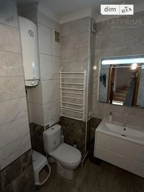 Продаж 3к квартири 97.3 кв. м на вул. Чорних Запорожців 57 •