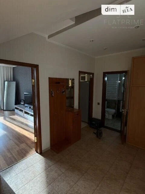 Продаж 3к квартири 97.3 кв. м на вул. Чорних Запорожців 57 •