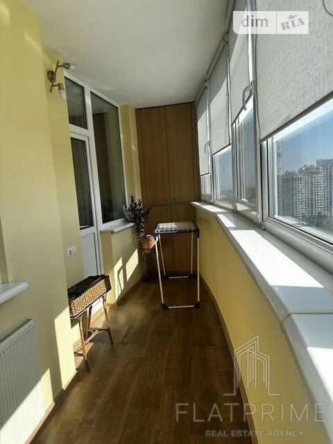 Продаж 2к квартири 78 кв. м на вул. Авіаконструктора Ігоря С