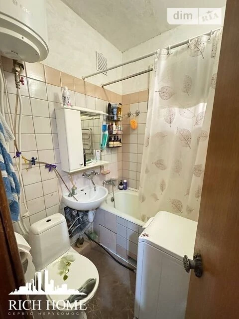Продаж 2к квартири 41 кв. м на вул. Маккейна Джона 10 • ID 3