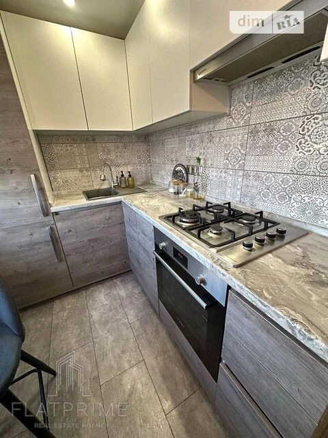 Продаж 3к квартири 60 кв. м на просп. Берестейський 148/1 •