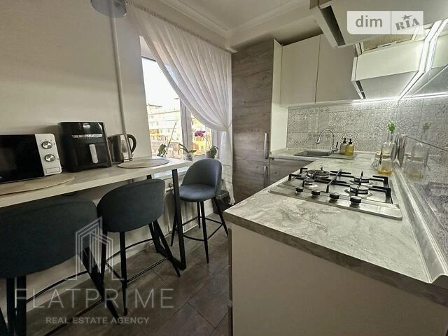 Продаж 3к квартири 60 кв. м на просп. Берестейський 148/1 •
