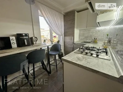 Продаж 3к квартири 60 кв. м на просп. Берестейський 148/1 •