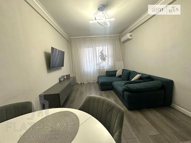 Продаж 3к квартири 60 кв. м на просп. Берестейський 148/1 •