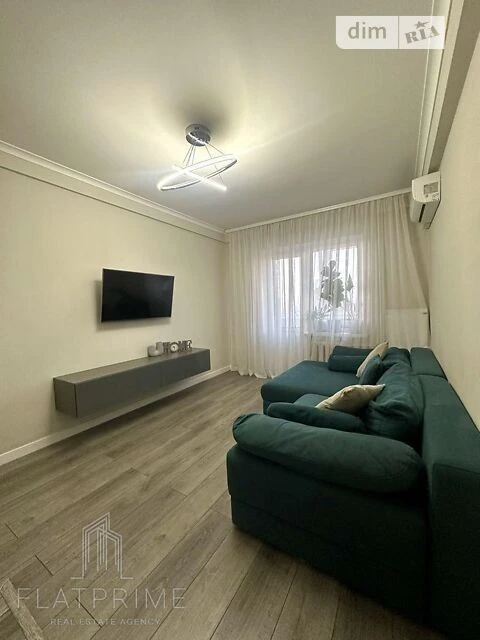 Продаж 3к квартири 60 кв. м на просп. Берестейський 148/1 •