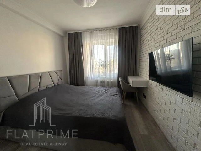 Продаж 3к квартири 60 кв. м на просп. Берестейський 148/1 •
