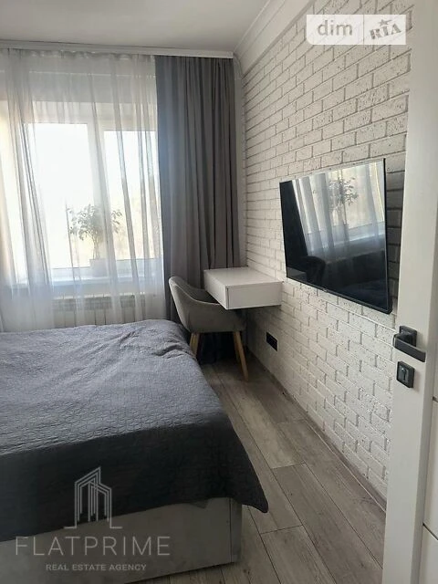 Продаж 3к квартири 60 кв. м на просп. Берестейський 148/1 •