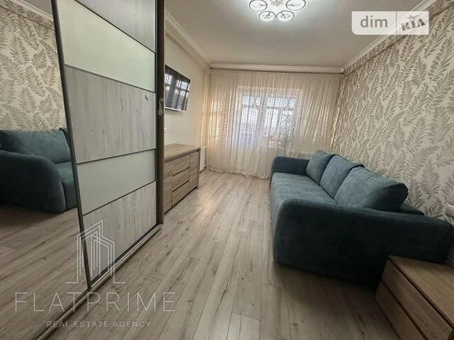 Продаж 3к квартири 60 кв. м на просп. Берестейський 148/1 •