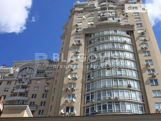 Продаж 1к квартири 46 кв. м на вул. Дмитрівська 80 • ID 3478