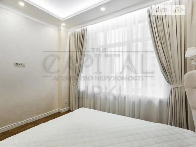 Продаж 3к квартири 85 кв. м на вул. Андрія Верхогляда 15 • I