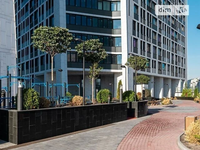Продаж 2к квартири 80.38 кв. м на просп. Берестейський 11 •