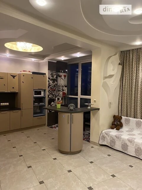 Продаж 3к квартири 130 кв. м на вул. Гната Хоткевича 8 • ID