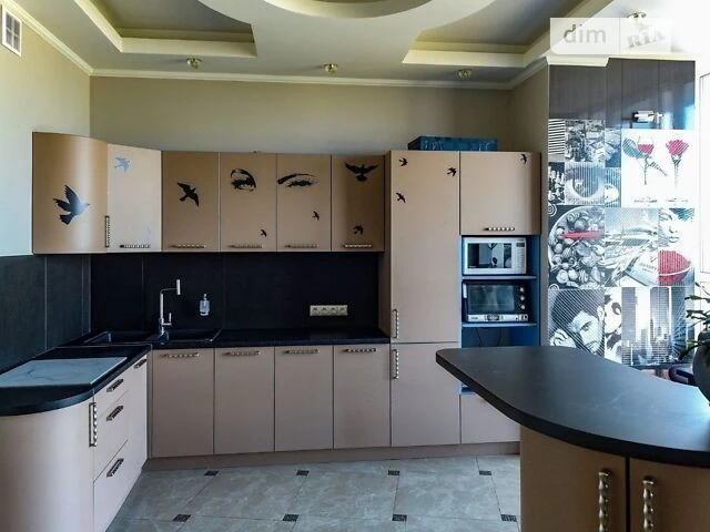 Продаж 3к квартири 130 кв. м на вул. Гната Хоткевича 8 • ID