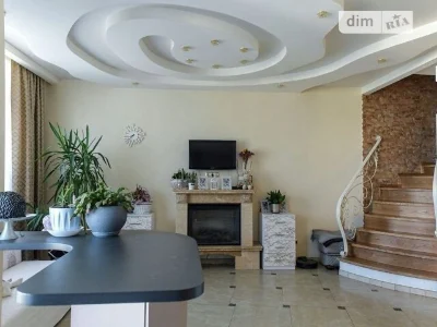 Продаж 3к квартири 130 кв. м на вул. Гната Хоткевича 8 • ID