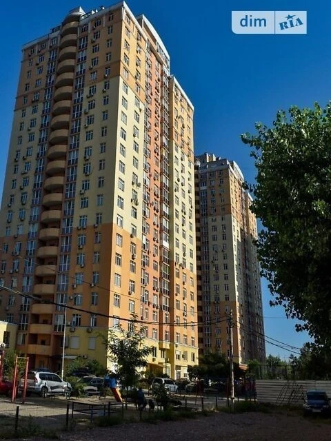 Продаж 3к квартири 130 кв. м на вул. Гната Хоткевича 8 • ID