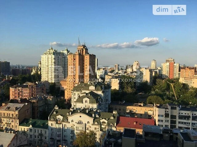 Продаж 3к квартири 110.7 кв. м на вул. Дмитрівська 75 • ID 3