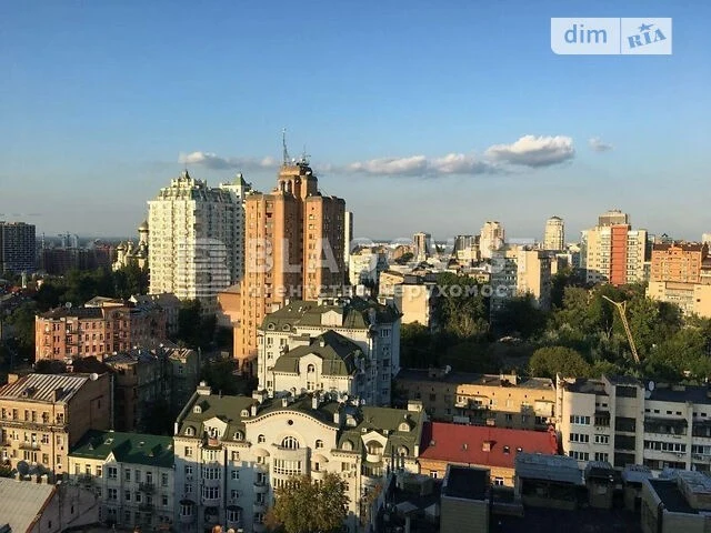 Продаж 3к квартири 110.7 кв. м на вул. Дмитрівська 75 • ID 3