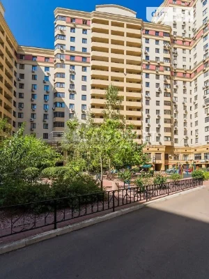 Продаж 3к квартири 110.7 кв. м на вул. Дмитрівська 75 • ID 3