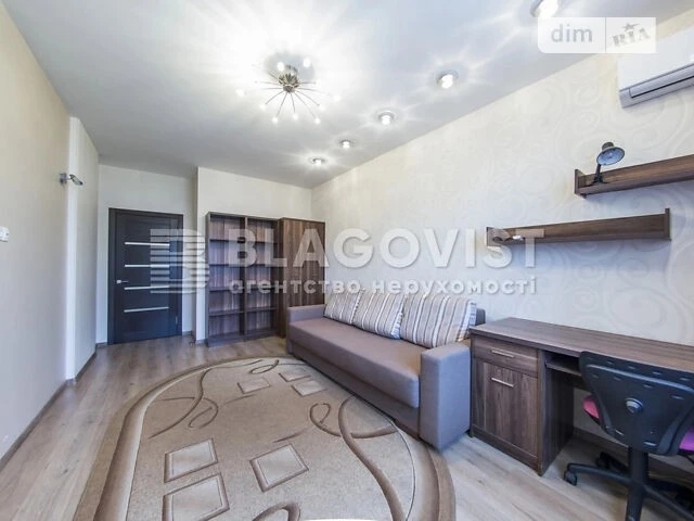 Продаж 3к квартири 110.7 кв. м на вул. Дмитрівська 75 • ID 3